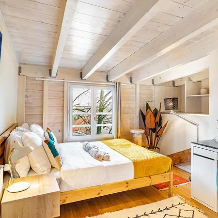 Art & Curiosity Cabinet Style With Paris View, Thomas Cozy Apartamento Meudon