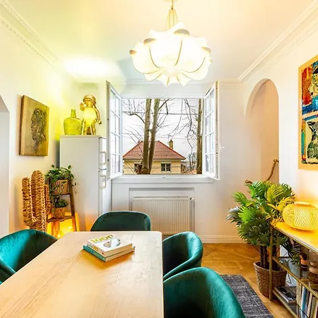 Lejlighed Art & Curiosity Cabinet Style With Paris View, Des Ammonites Meudon